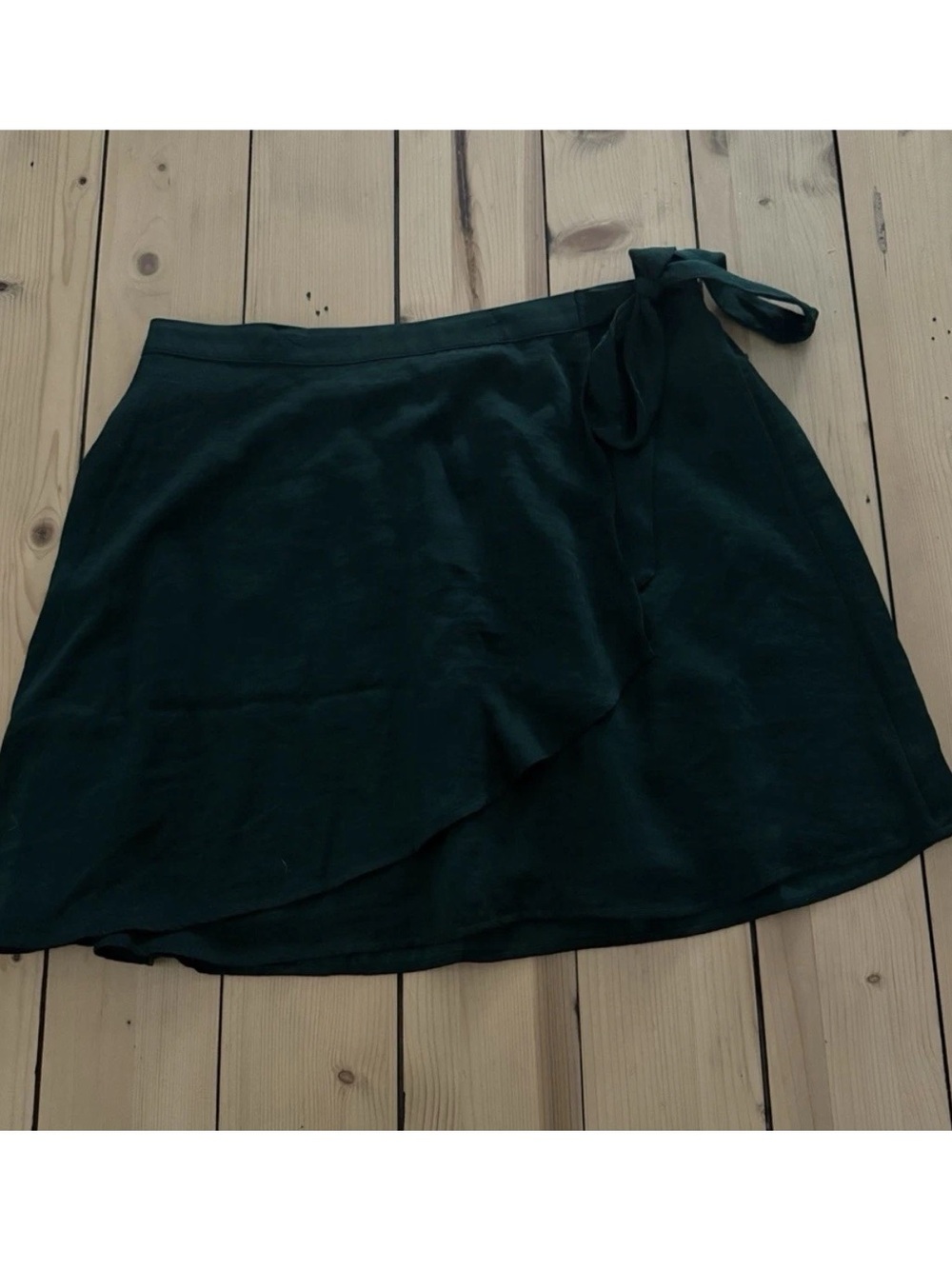 American Eagle Green faux Wrap Skirt Size M